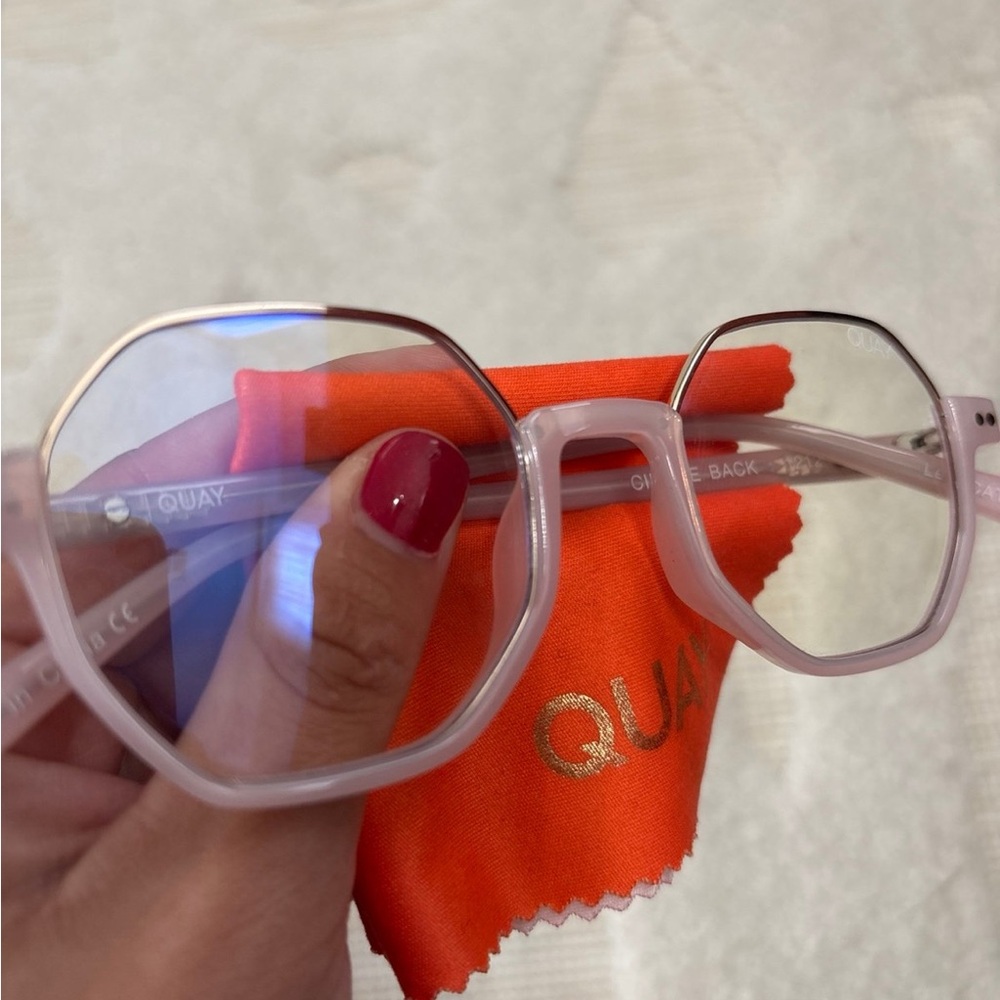 Quay Blue Light Glasses View 4